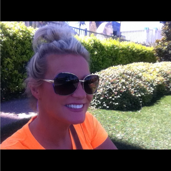 Meet your Posher, Gina - Picture 7 of 15